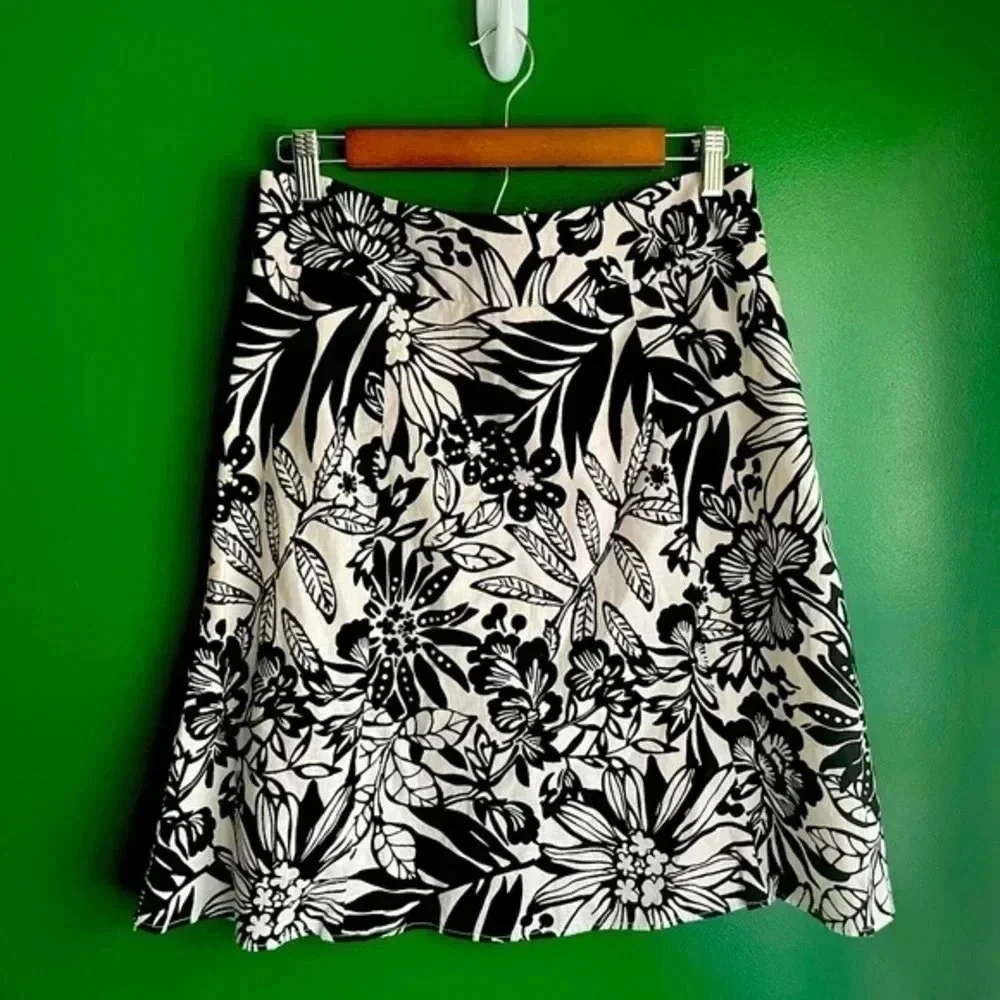 Gap Black & White Circle‎ Floral Skirt Size 4 EUC! CLEARANCE!